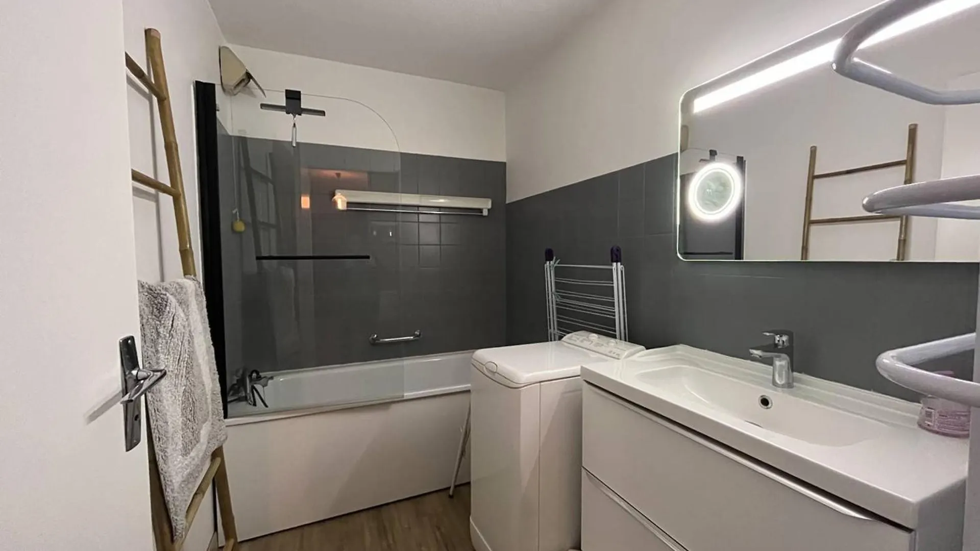 Appartement Familial Pour 6 Personnes Avec Terrasse, Parking Gratuit Et Proche Des Navettes - Fr-1-548-31 Villard-de-Lans 0*,